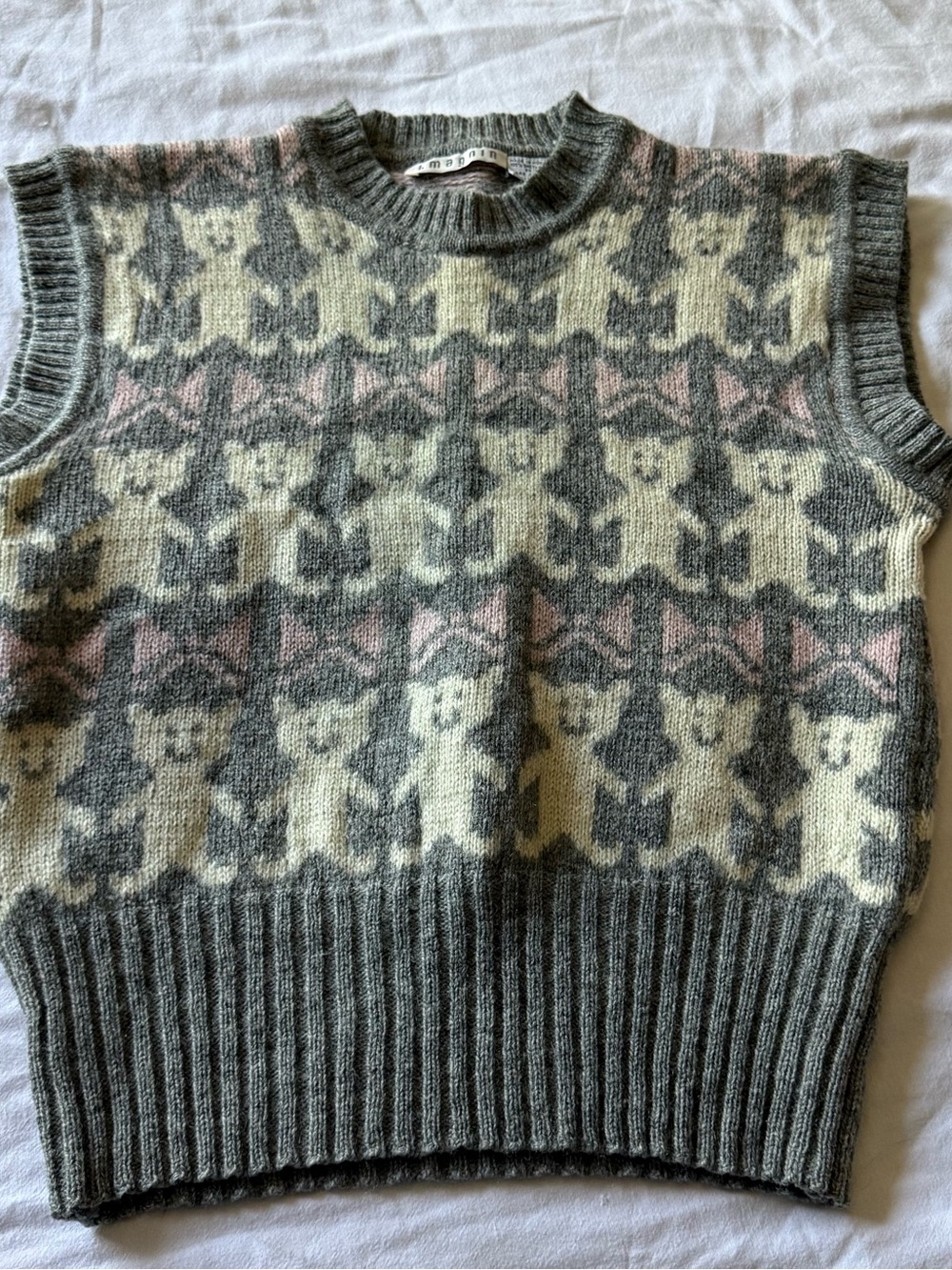 Vintage I.Magnin wool bear patterned crewneck sweater in gray and cream